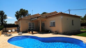 House With 3 Bedrooms in Les Tres Cales, With Private Pool, Enclosed Garden and Wifi - 800 m From the Beach