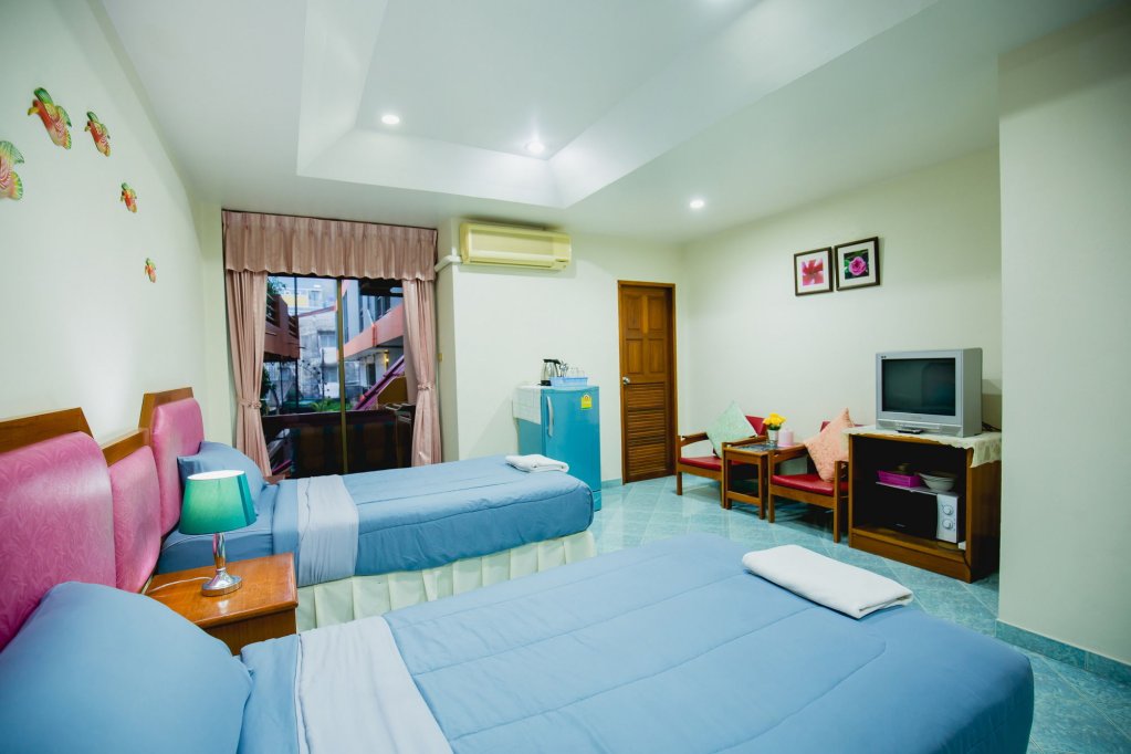 Фото отеля 2