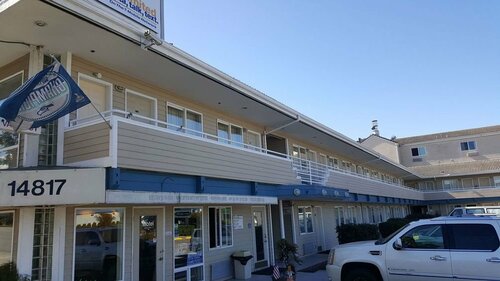 Гостиница Americas Inn and Suite в Эдмондсе