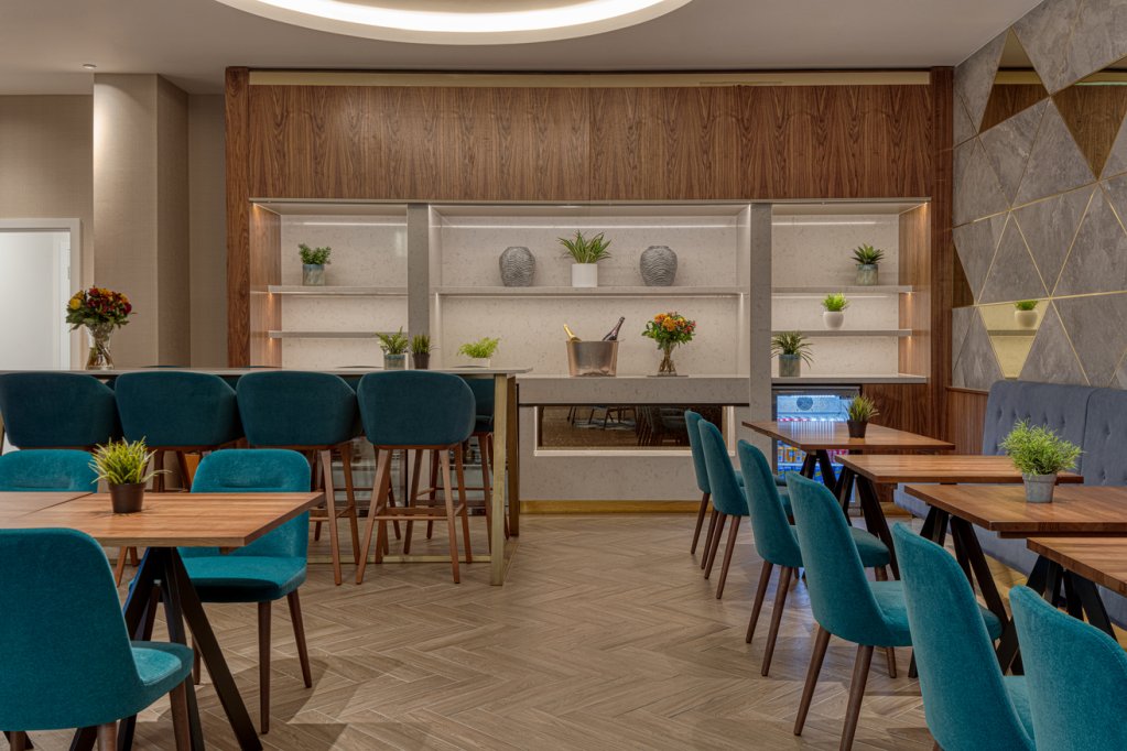 Фото Hilton London Angel Islington
