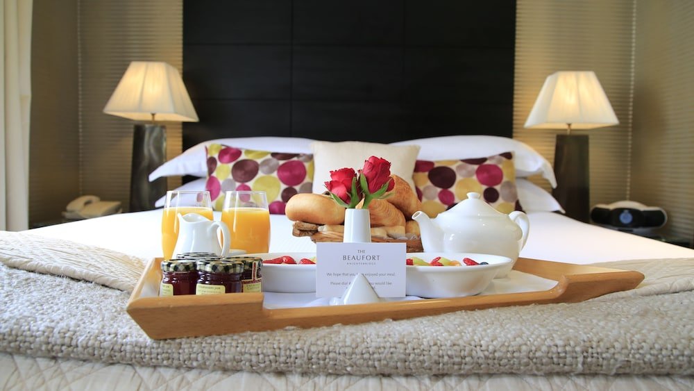 Фото The Beaufort Hotel