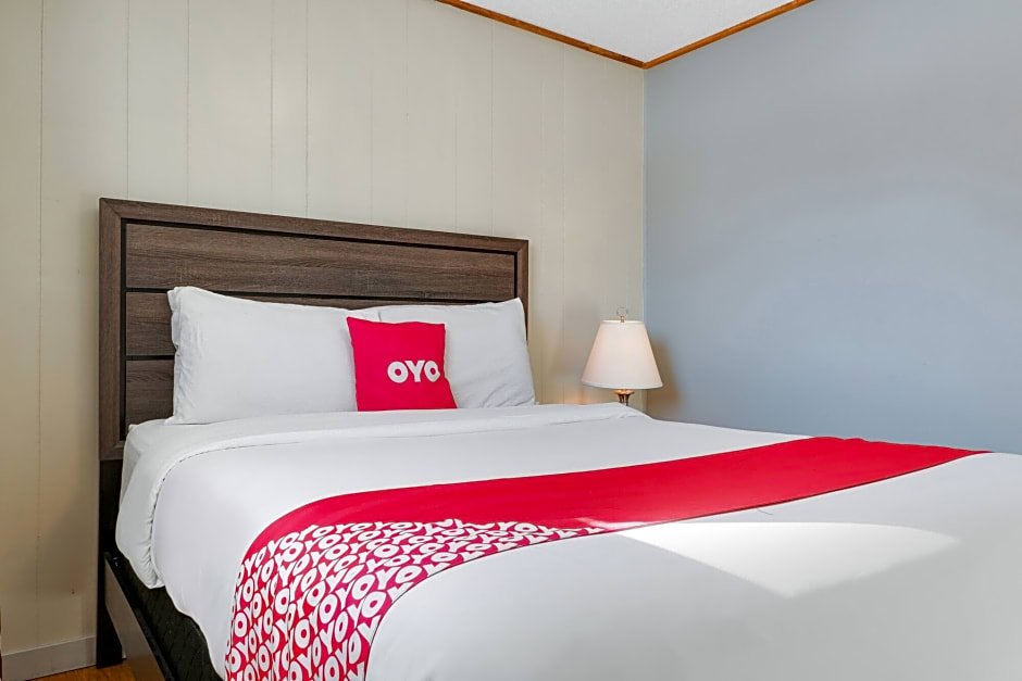 Фото Hotel Bethel - Fort MacLeod, Ab