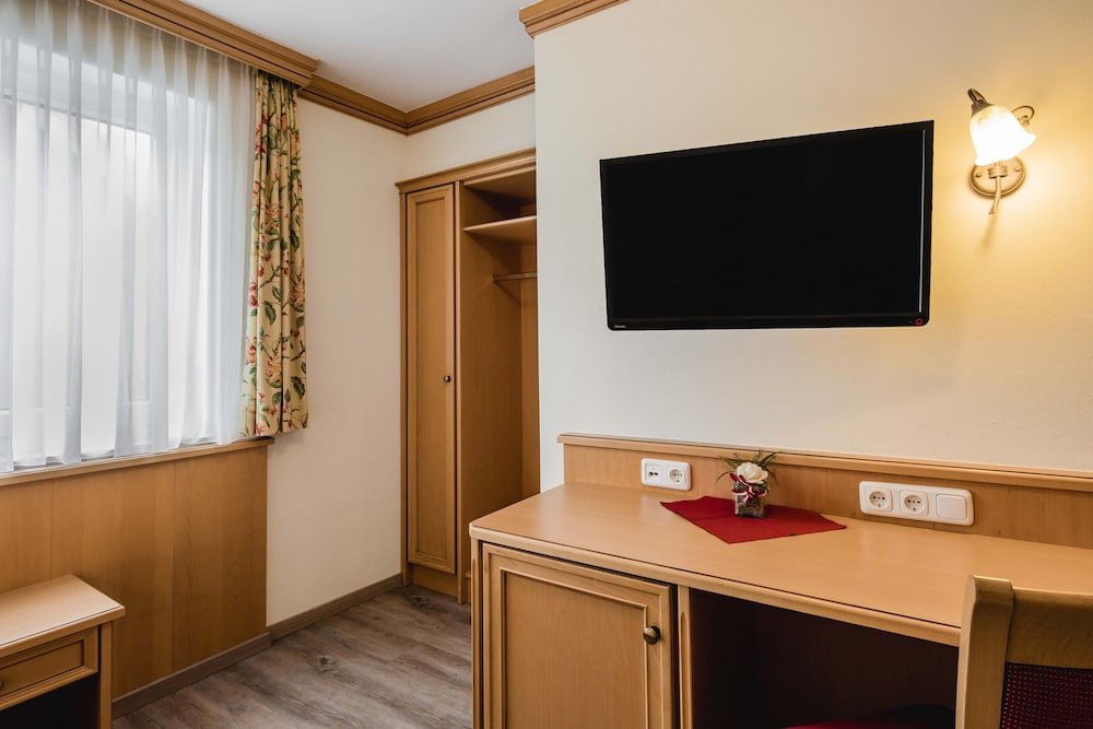 Фото Hotel Bayerischer Löwe