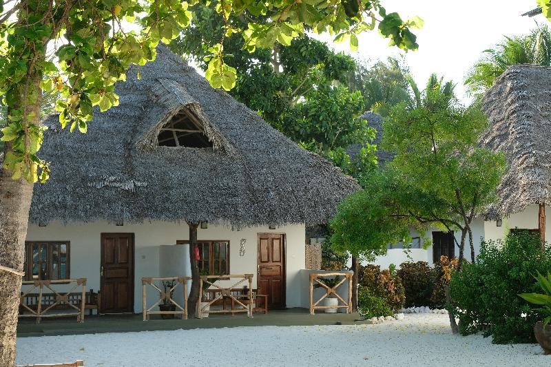 Фото Makuti Beach Bungalows