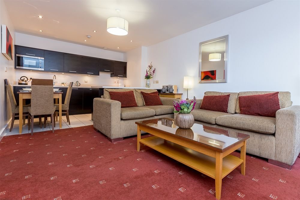 Фото Premier Suites Manchester