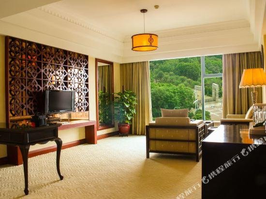 Фото Palace International Hotel