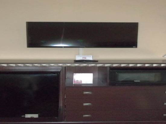 Фото Days Inn by Wyndham Fort Lauderdale Airport Cruise Port