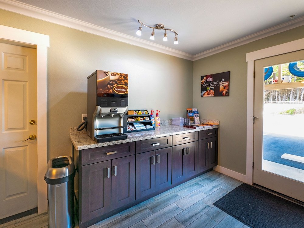 Фото Surf & Sand Lodge