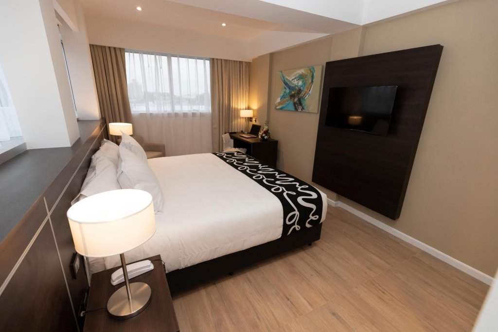 Фото Amerian Rafaela Hotel