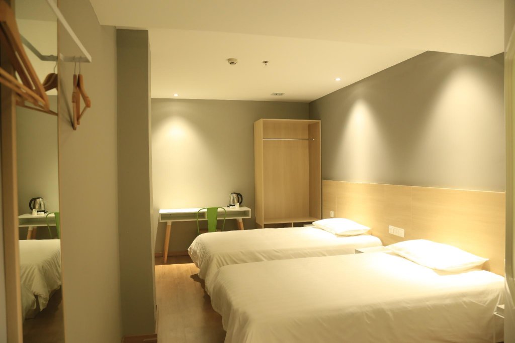 Фото Hi Inn Tianjin Binjiangdao Walking Street