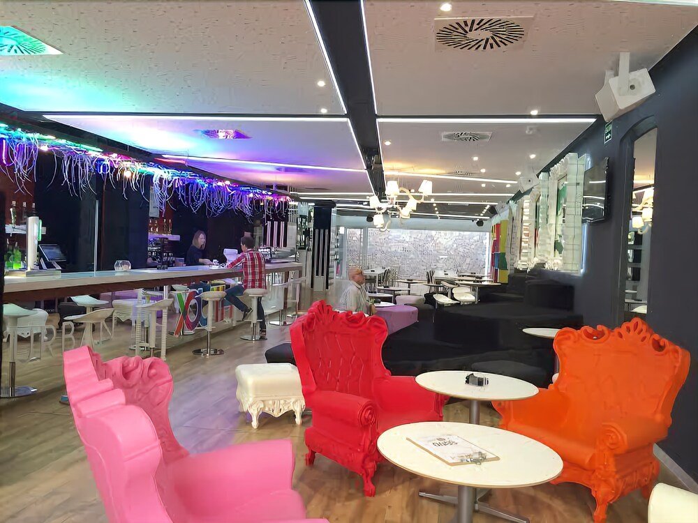 Фото Urban Youth Hostel