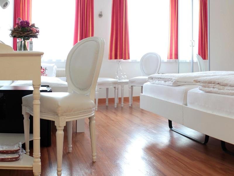 Фото Hotel Weisses Kreuz