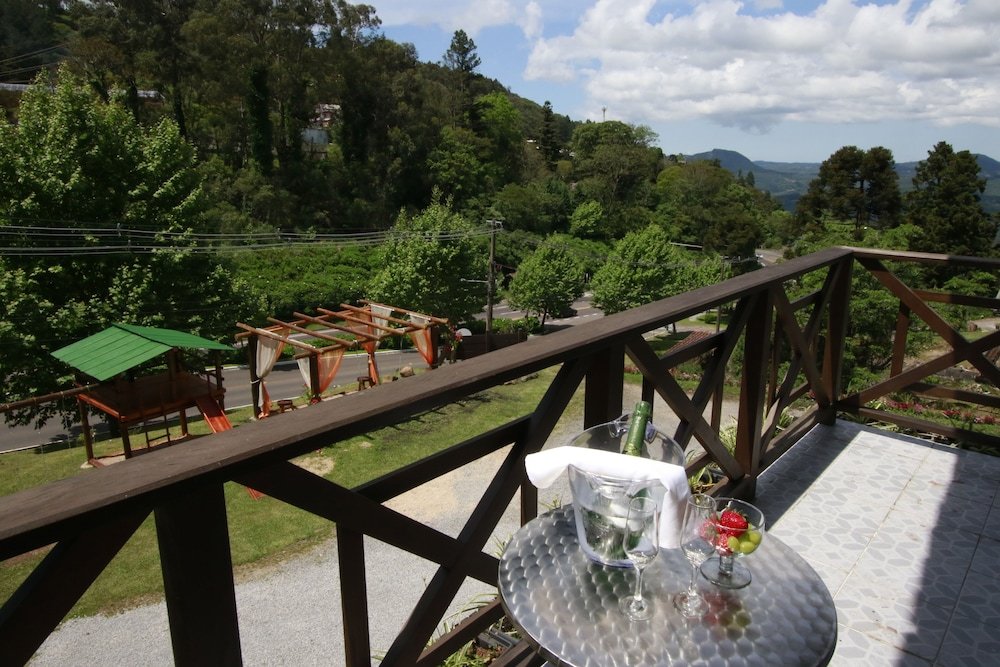 Фото Pousada Três Pinheiros