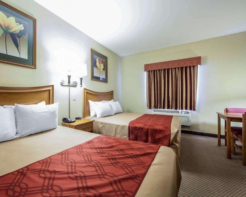 Фото Econo Lodge Inn & Suites Rockmart