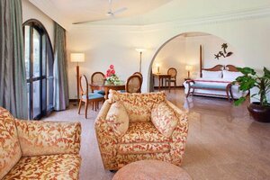 Holiday Inn Resort Goa (Goa, South Goa County, Salcete Taluk, Village of Cavelossim, Mobor), hotel