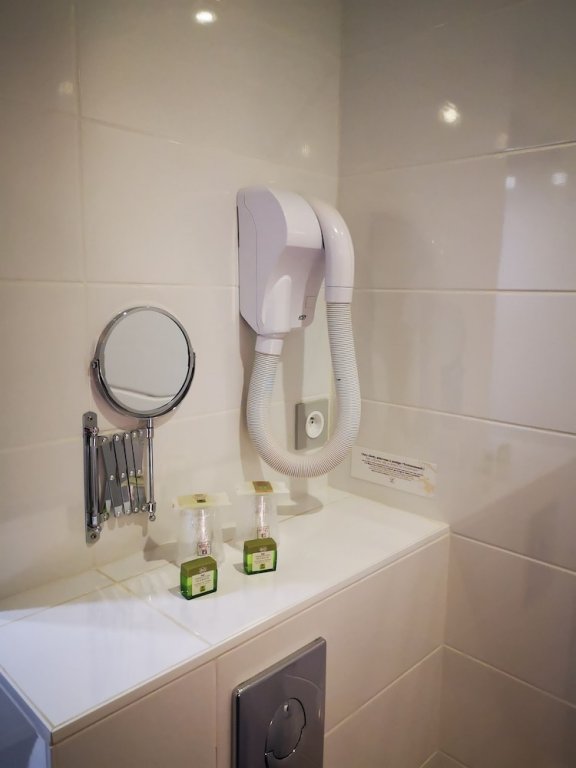 Фото Logis Hotel la Grassinais