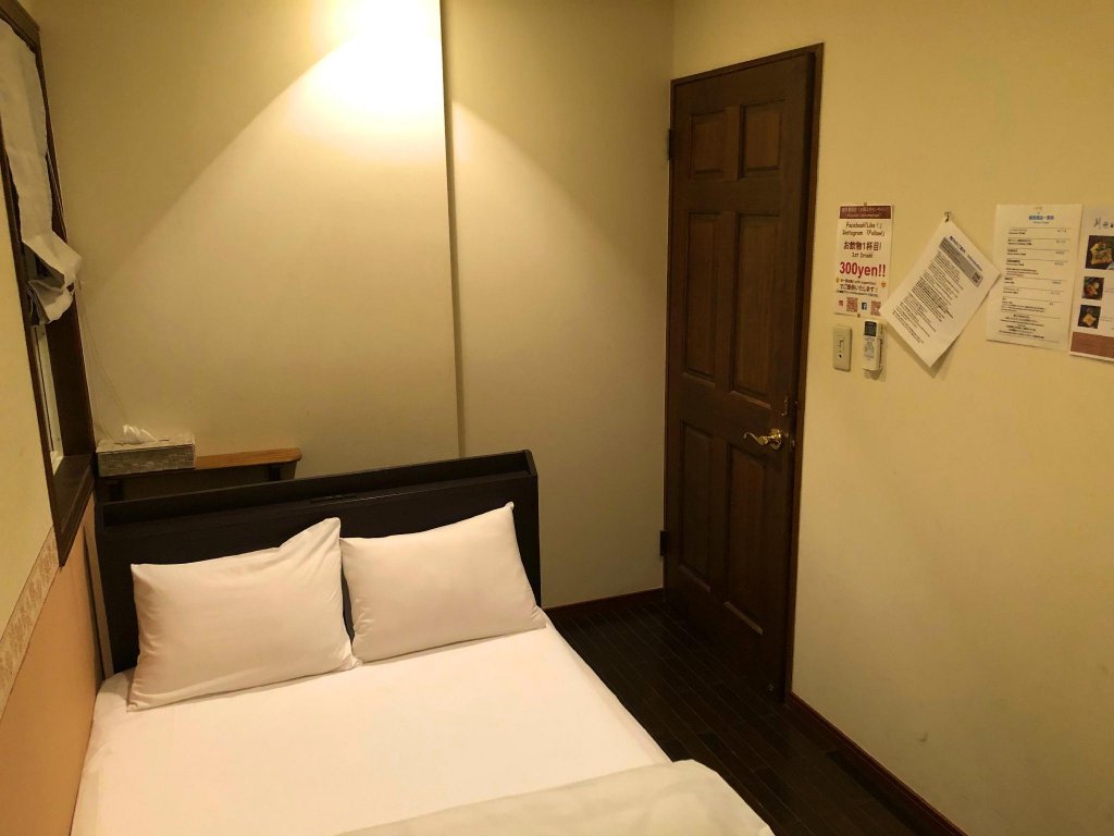 Фото Iza Kamakura Guest House & Bar