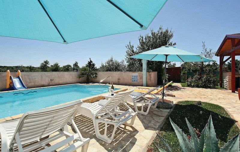 Awesome Home in Porec With Wifi and 5 Bedrooms