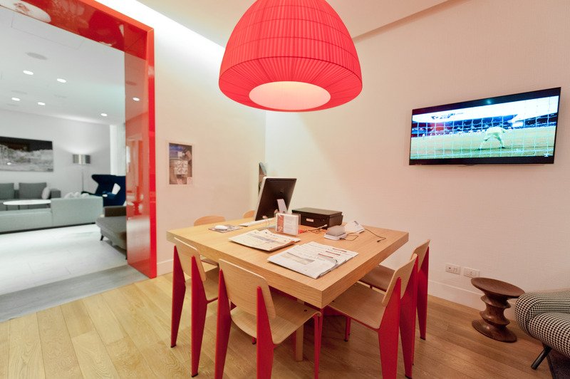 Фото Hotel White