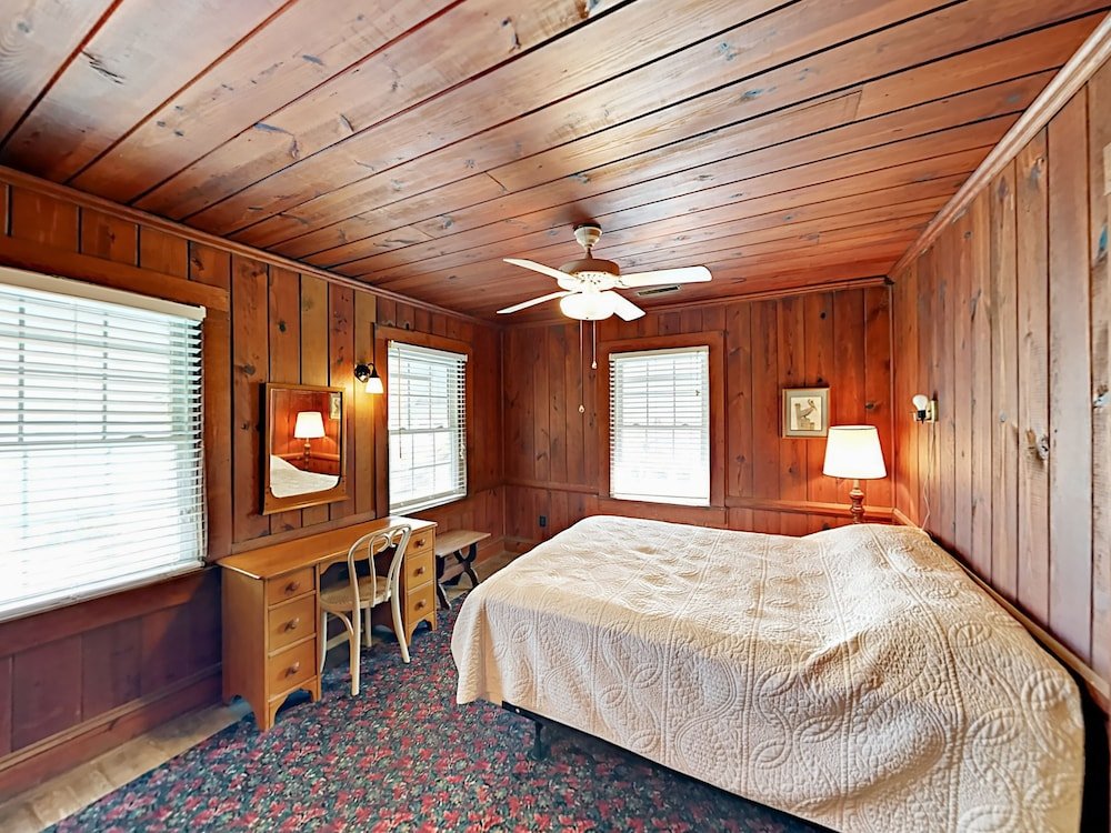 Фото 4200 N Ocean Blvd Home 6 Bedrooms 3 Bathrooms Home