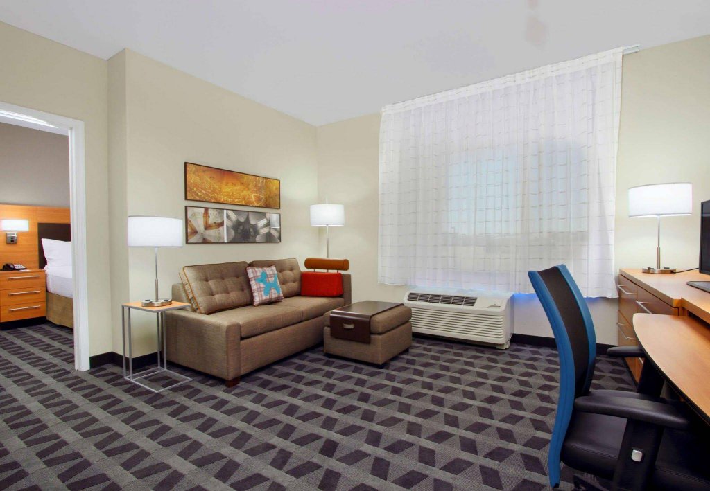 Фото TownePlace Suites Dallas McKinney