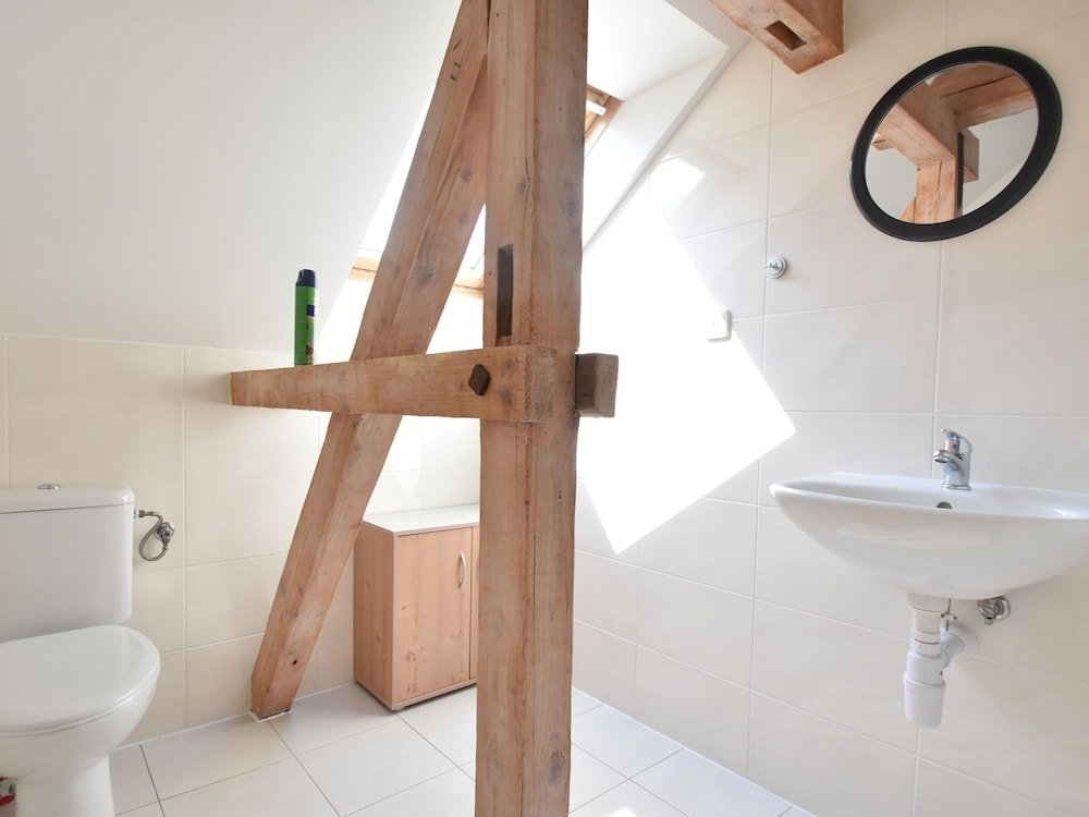 Фото Spacious Holiday Home in Lampertice With Swimming Pool