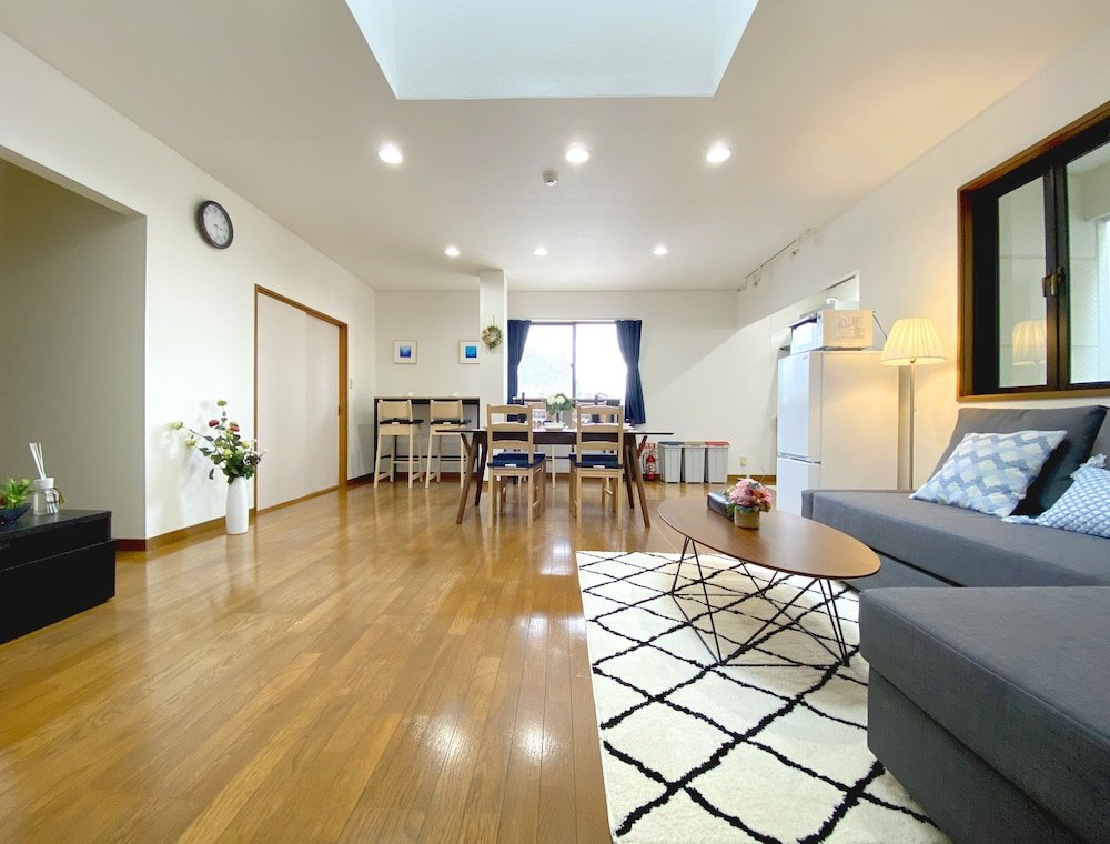 Фото White Space