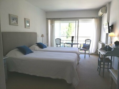 Гостиница Hôtel Le Castellan в Истре