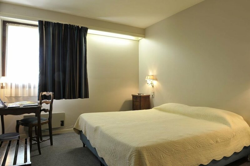 Гостиница Hôtel Les Pyrénées