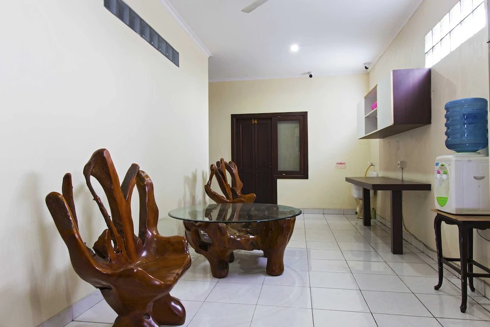 Фото RedDoorz Plus near Taman Anggrek Mall