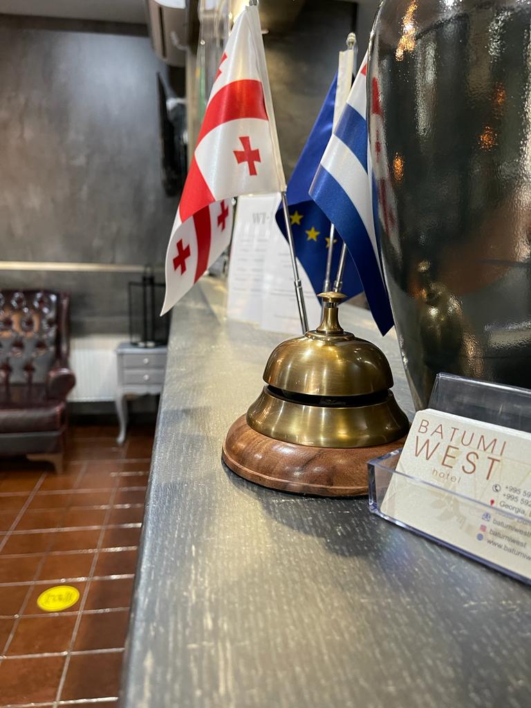 Фото Batumi West Hotel