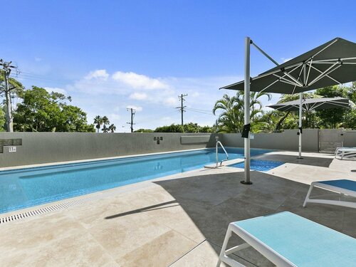 Гостиница Charming Noosa Heads Apartment; Laguna Bay Views - Unit 6 Taralla 18 Edgar Bennett Avenue