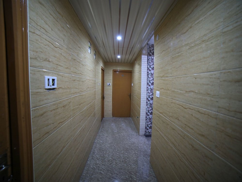 Фото Oyo 16801 Paradise Regency