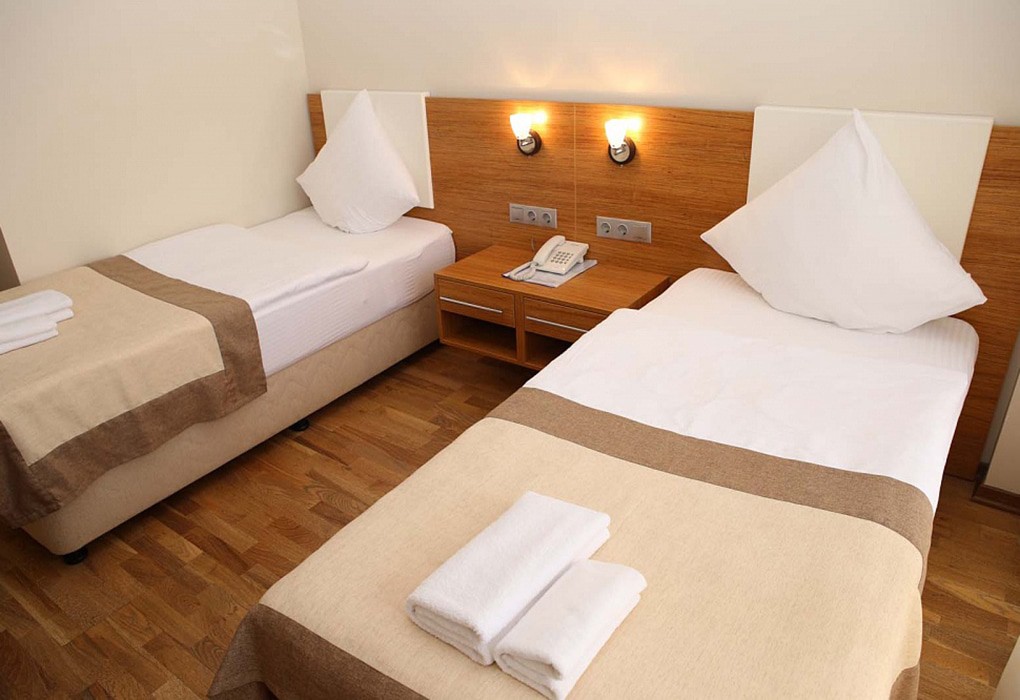 Фото Leon Boutique Hotel