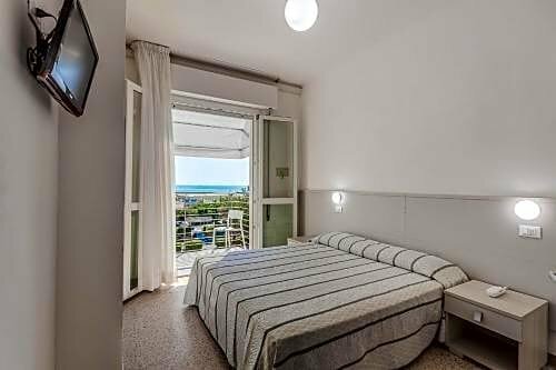 Гостиница Hotel Blues в Червии