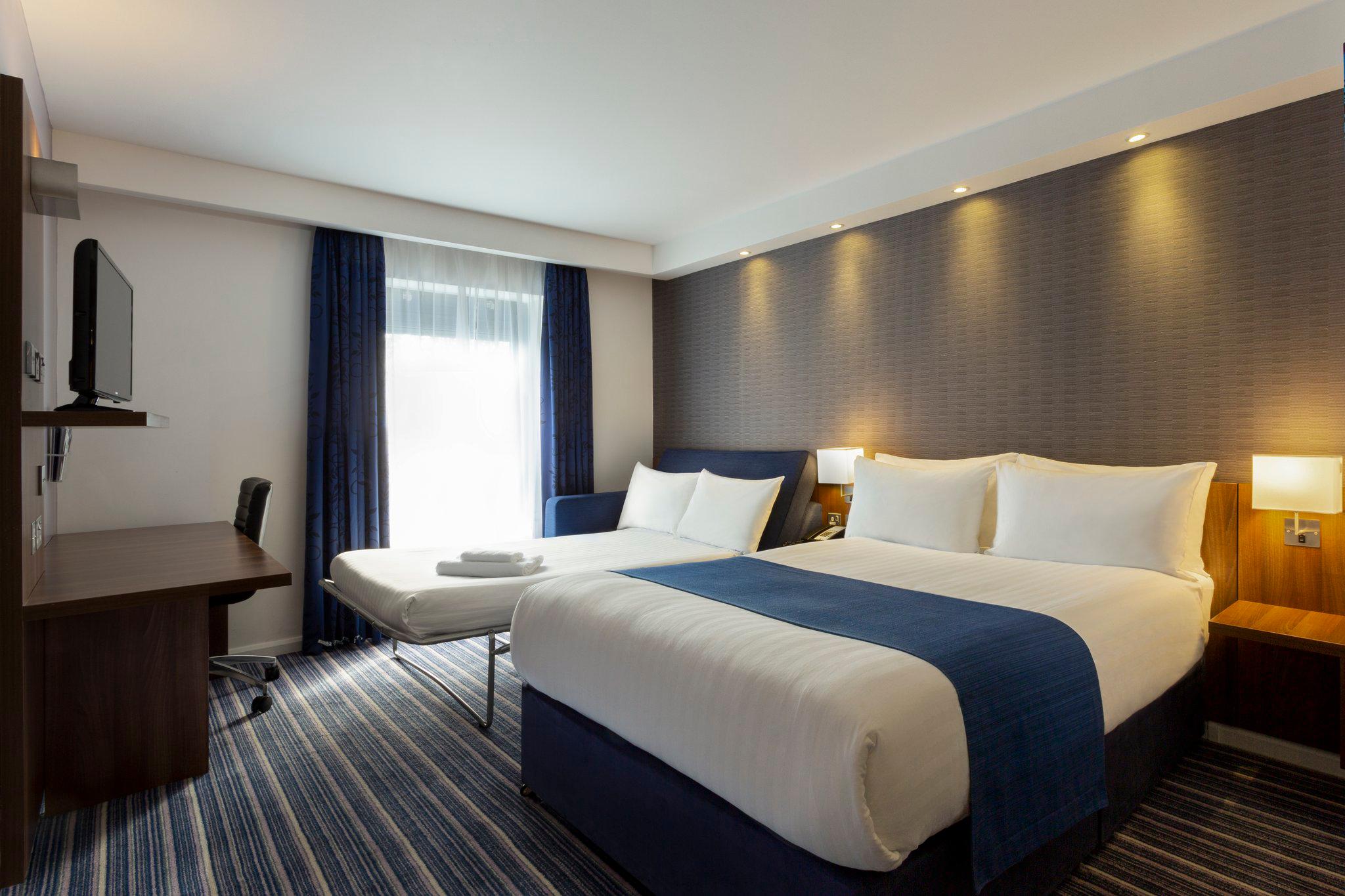 Фото Holiday Inn Express Dunstable, an Ihg Hotel