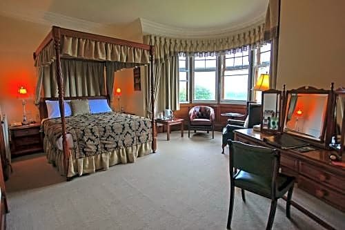 Фото Ramnee Hotel