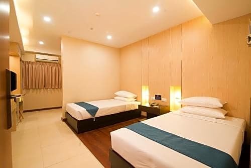 Фото отеля 2