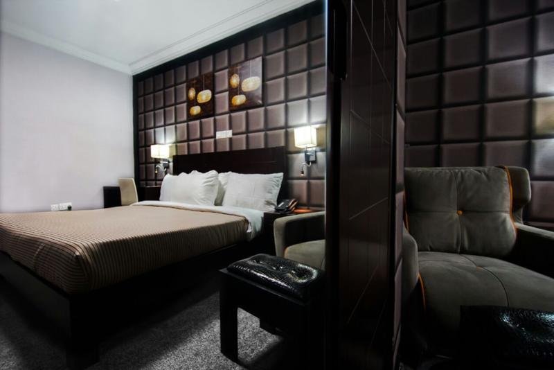 Фото Newland Luxury Apartments