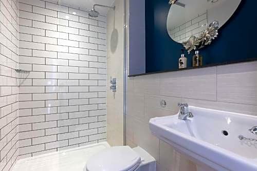 Фото The Station Hotel