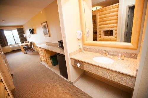 Фото Great Wolf Lodge Boston Fitchburg, Ma