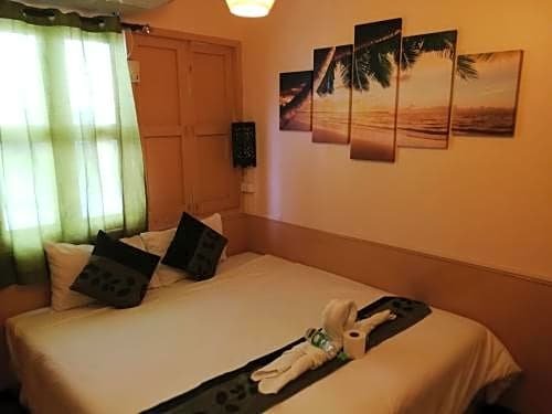 Фото Khaosan Green House Hotel
