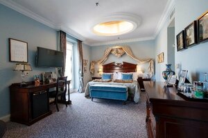 Гостиница Hotel de Londres y de Inglaterra