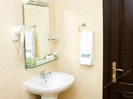 Фото Azcot Hotel