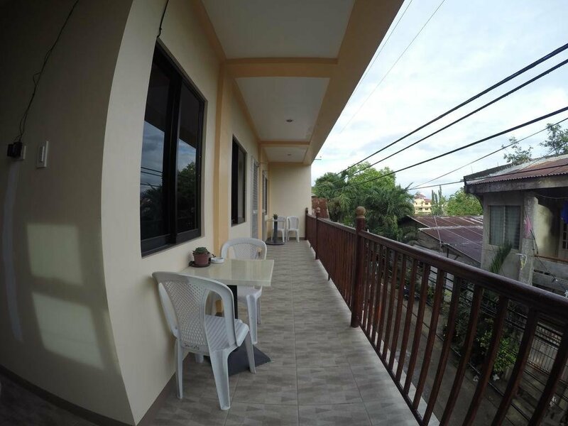 Гостиница Jo-Cris Apartelle