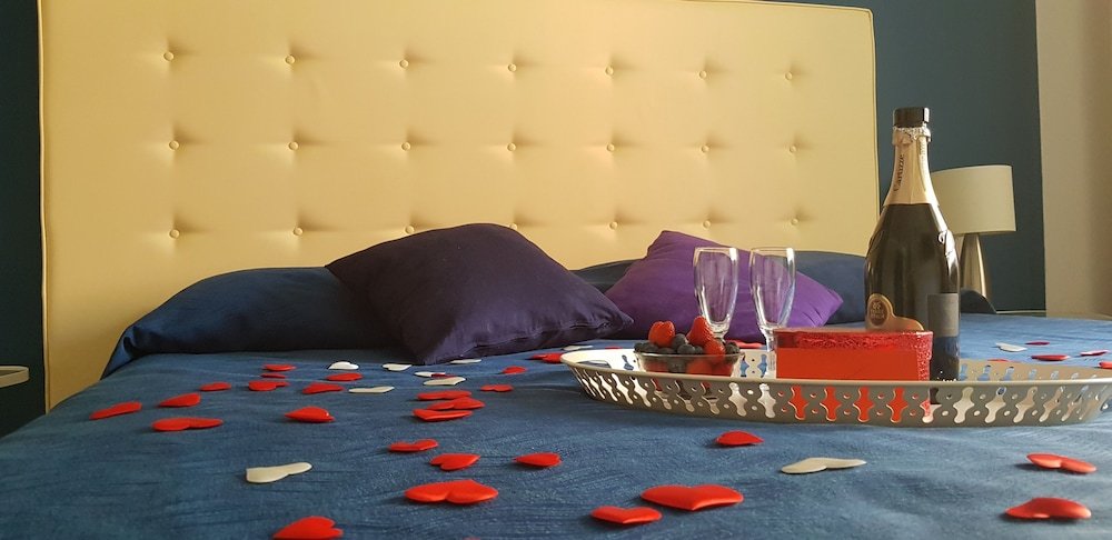 Фото Vatican May's House