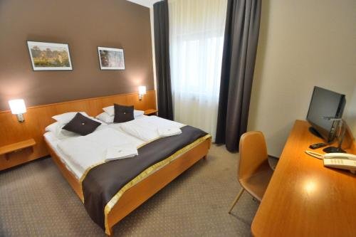 Фото Hotel Platan