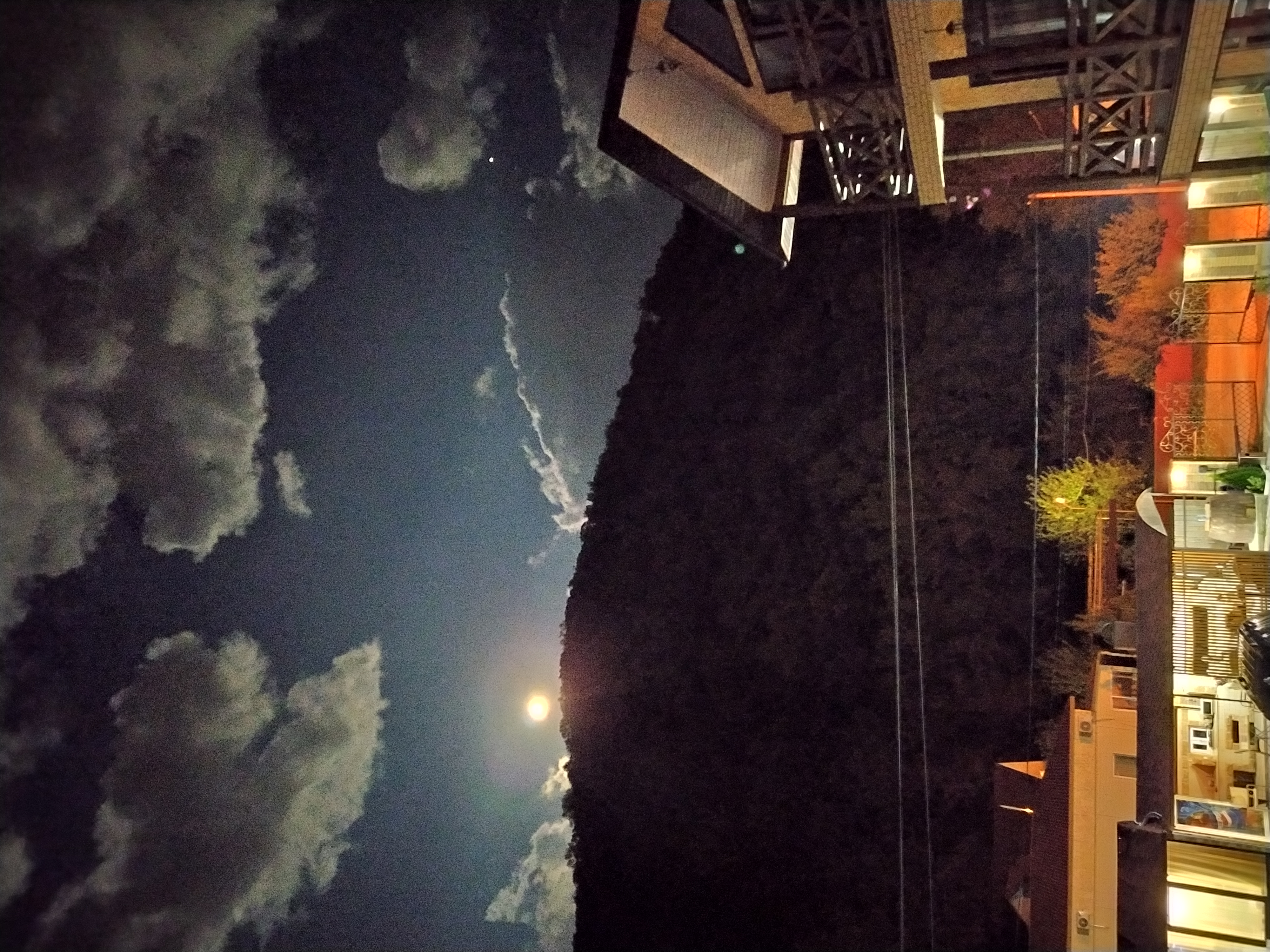 Фото Golden House