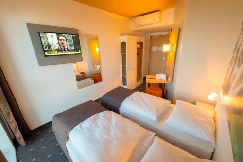 Фото B&b Hotel Bremen-Überseestadt