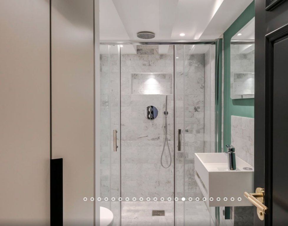 Фото The Bengal Tiger: 2 bd apt rich with character